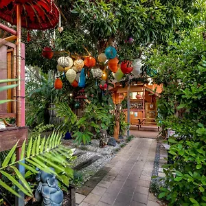 https://travellers-oasis.queenslandhotels.net
