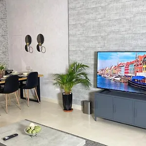 https://the-yas-amazon-house-l-unique-l-stylish-1br.abudhabi-hotels-ae.net